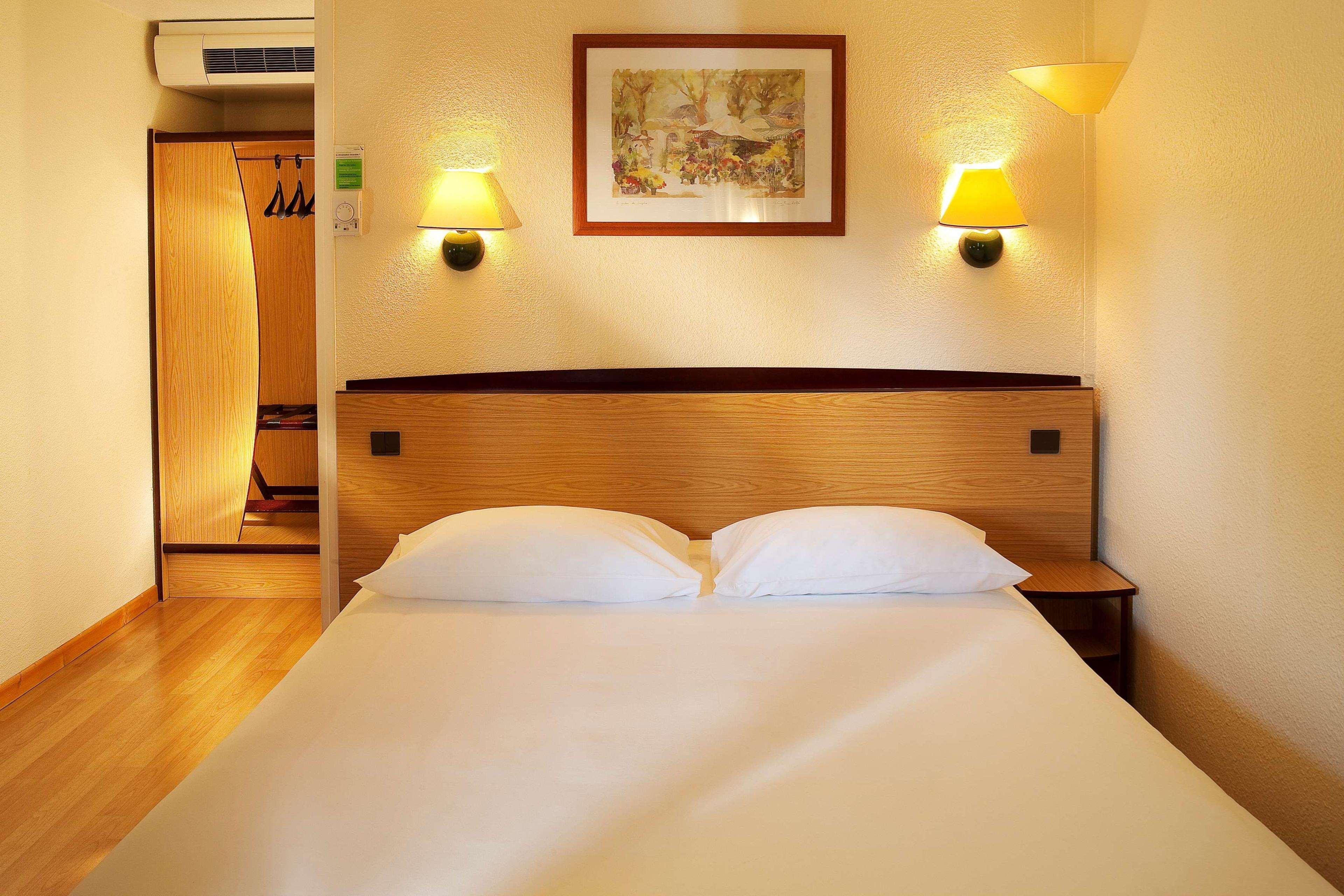 Hotel De La Briere Trignac Esterno foto